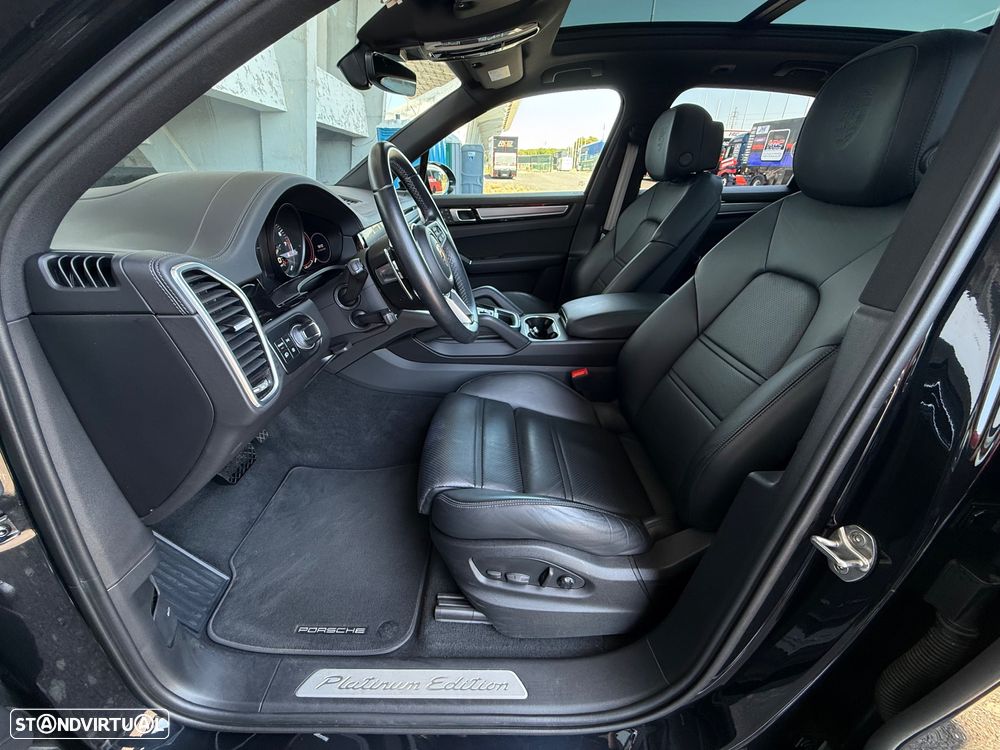 Porsche Cayenne - 14