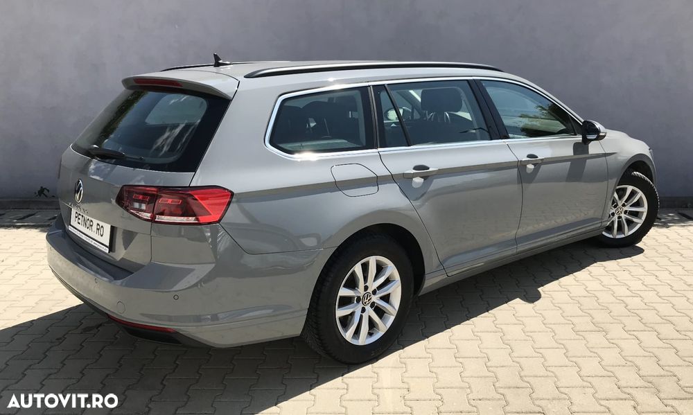 Volkswagen Passat - 4