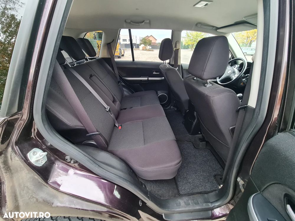Suzuki Grand Vitara 2.4 Comfort+ - 13