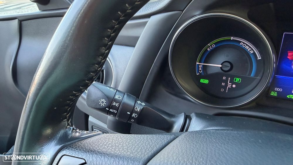 Toyota Auris Touring Sports 1.8 HSD Comfort +P.Techno+P.Sport - 27