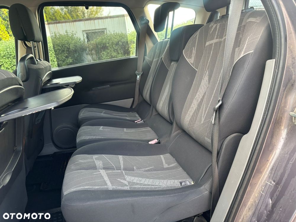 Renault Scenic 2.0 16V Emotion Plus - 10