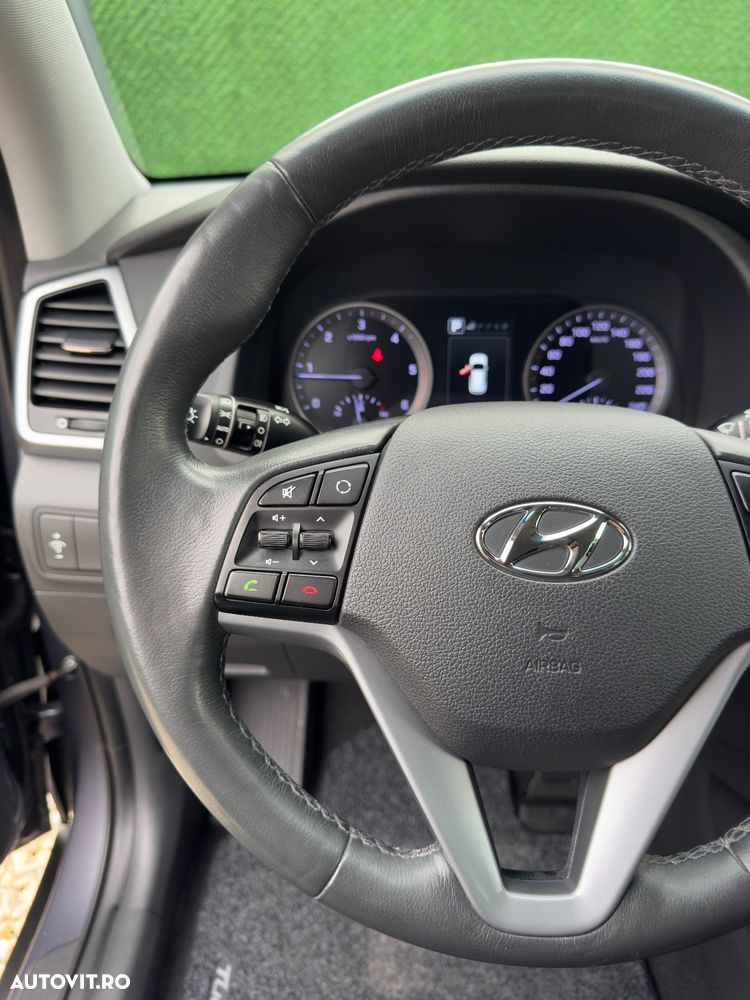 Hyundai Tucson 2.0 CRDI 4WD Automatik Premium - 27