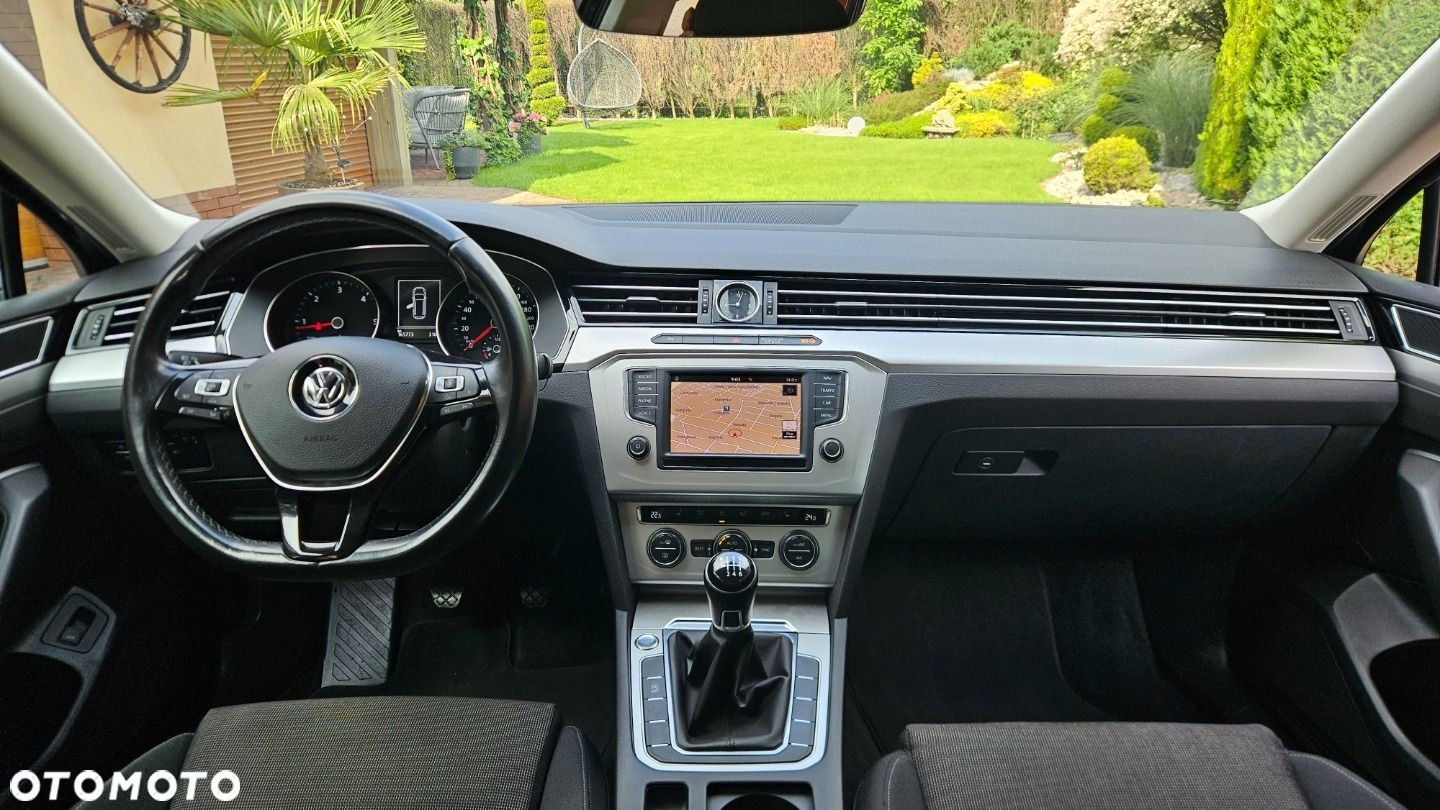Volkswagen Passat Variant 2.0 TDI SCR Highline - 25