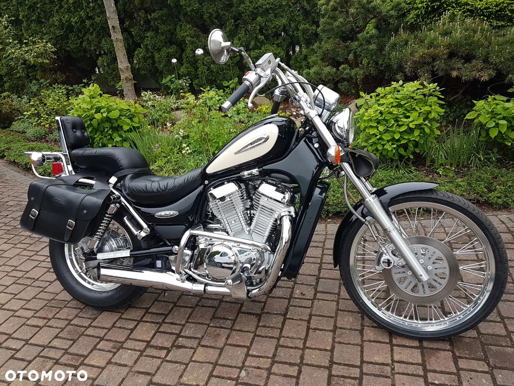 Suzuki Intruder