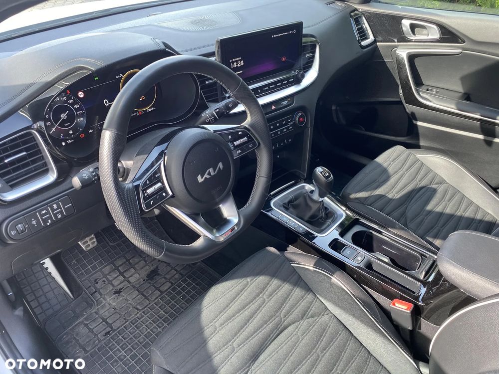 Kia ProCeed 1.5 T-GDI GT Line - 10