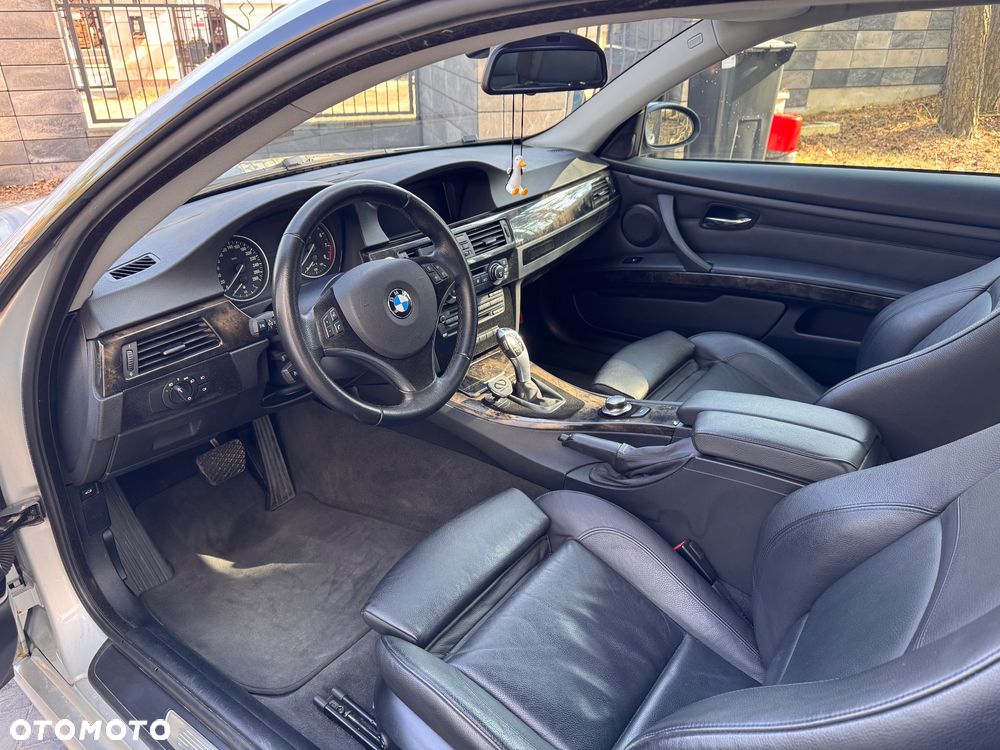 BMW Seria 3 335i - 3