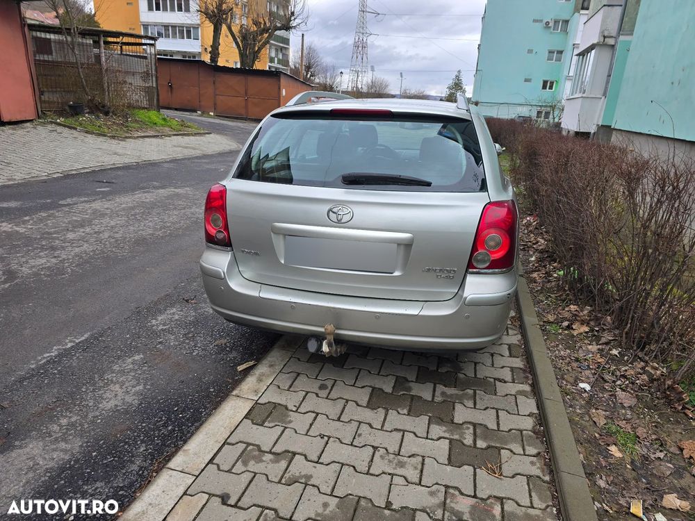 Toyota Avensis 2.0 D-4D Station Luna - 21