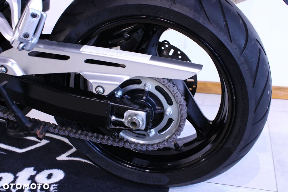 Suzuki GSX - 25
