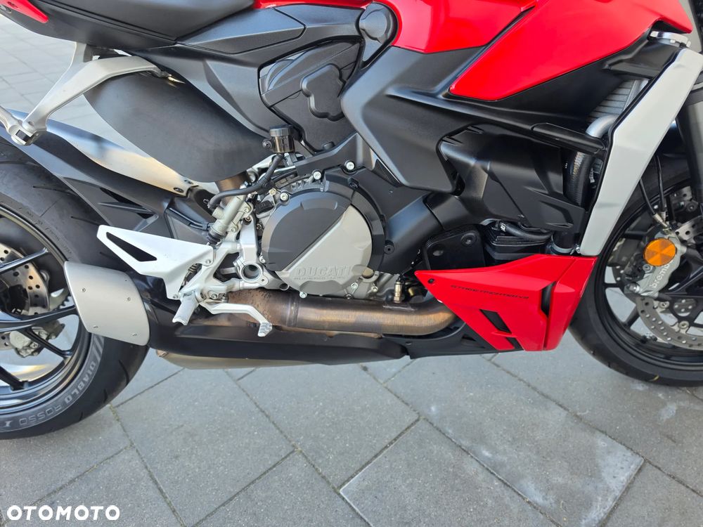 Ducati Streetfighter V2 - 26