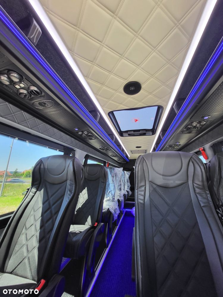 Mercedes-Benz Sprinter 516 CDI 24 miejsca siedzące + 4 stojące - 14
