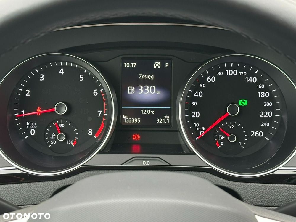 Volkswagen Passat - 24