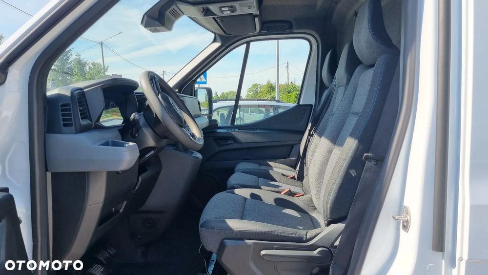 Nissan INTERSTAR - 35