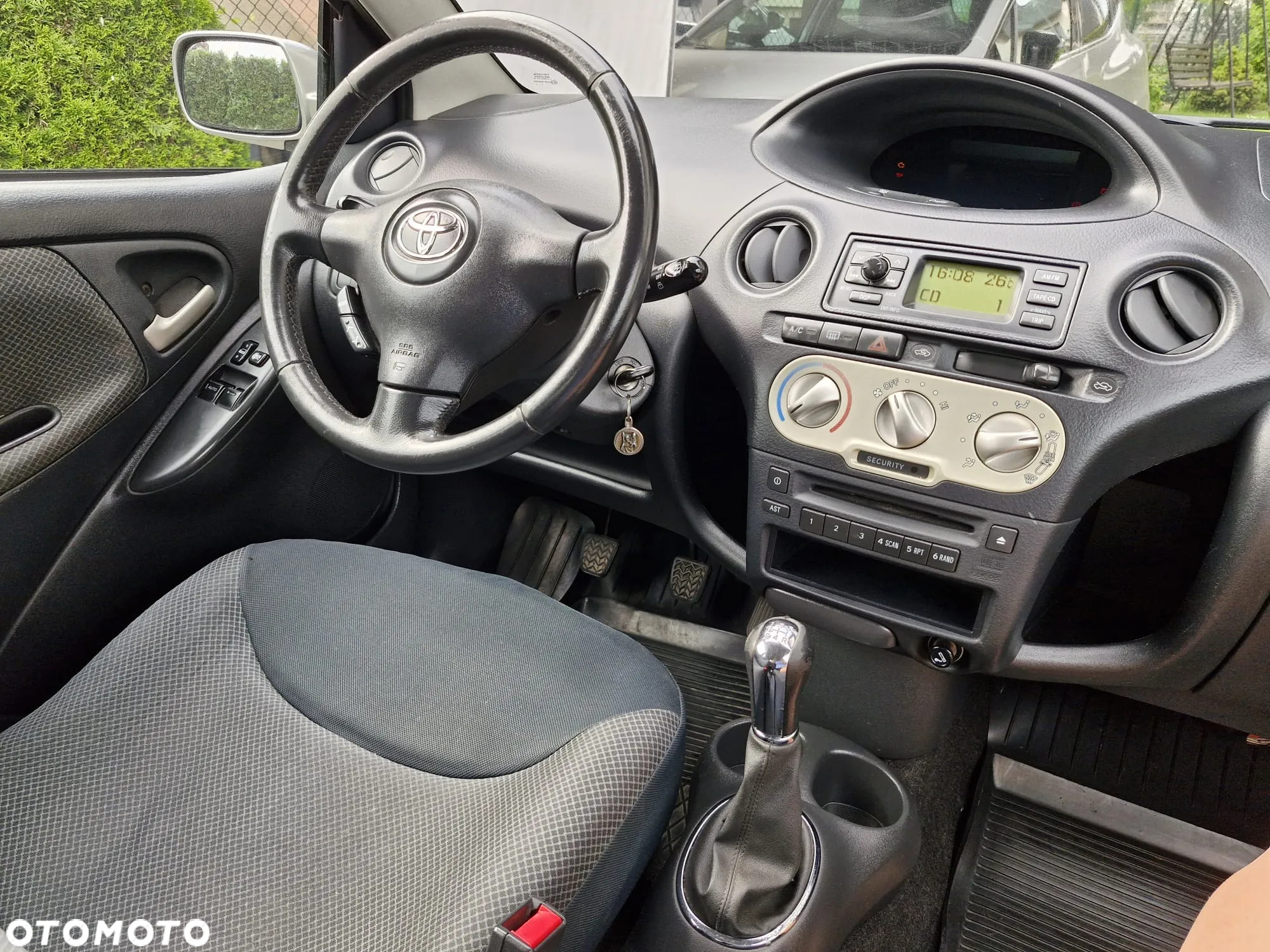 Toyota Yaris 1.3 Blue - 26