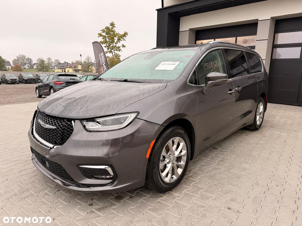 Chrysler Pacifica 2021 photo 2
