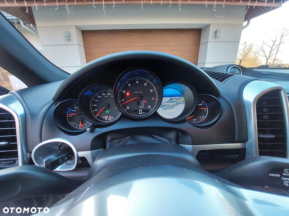 Porsche Cayenne - 21