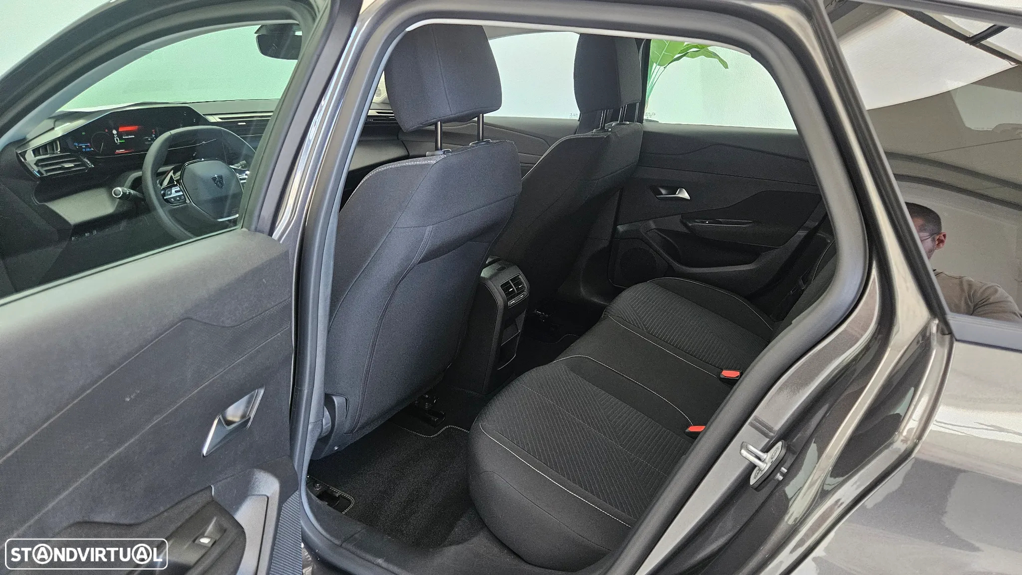 Peugeot 308 SW 1.6 Hybrid Allure e-EAT8 - 23