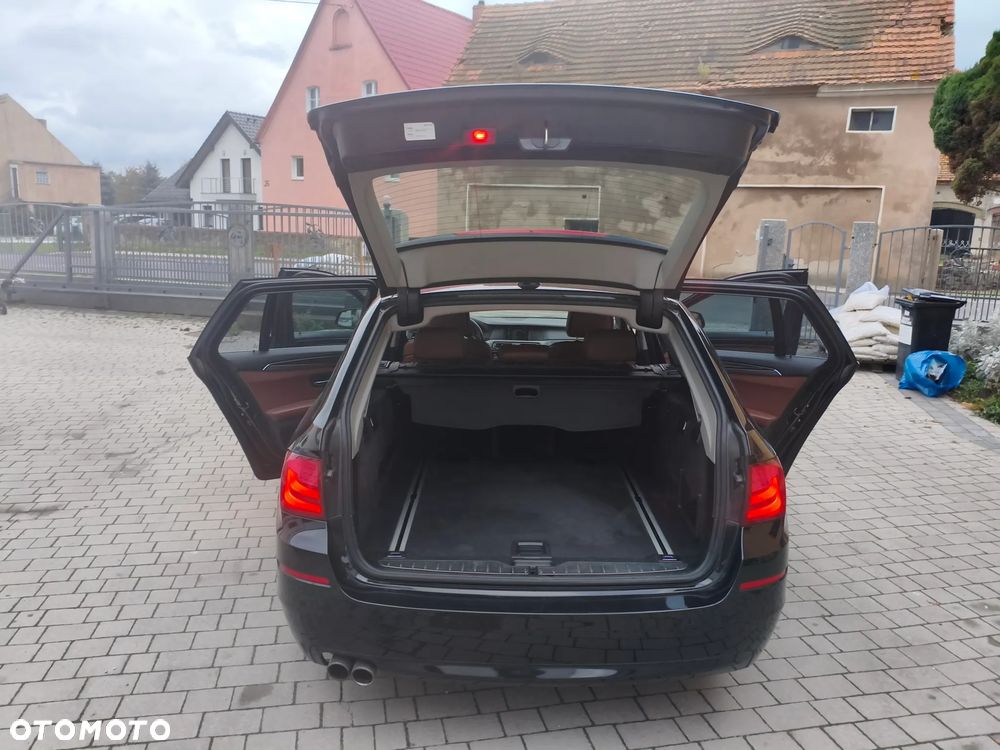 BMW Seria 5 520d Touring - 16