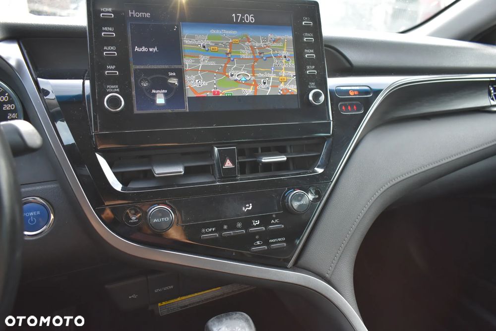 Toyota Camry 2.5 Hybrid Executive CVT - 13
