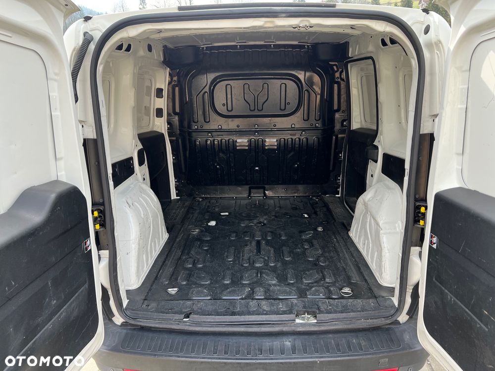 Opel COMBO - 18