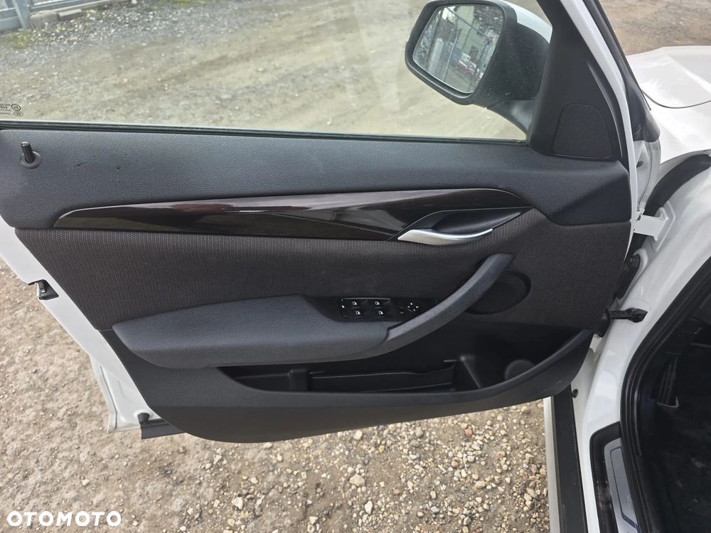 BMW X1 sDrive16d xLine - 17