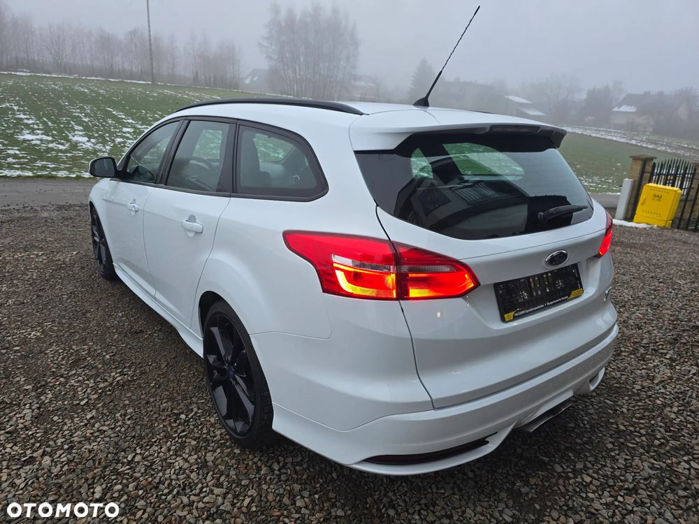 Ford Focus 2.0 EcoBoost ST mit Leder-Exclusiv-Paket - 15