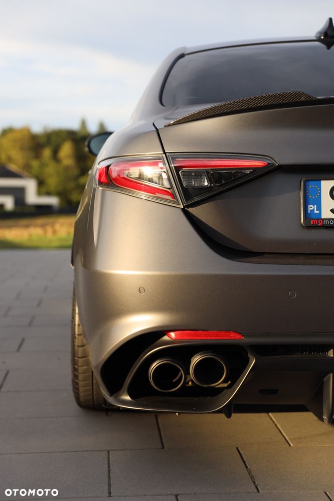 Alfa Romeo Giulia 2.9 Bi Turbo V6 Quadrifoglio - 12