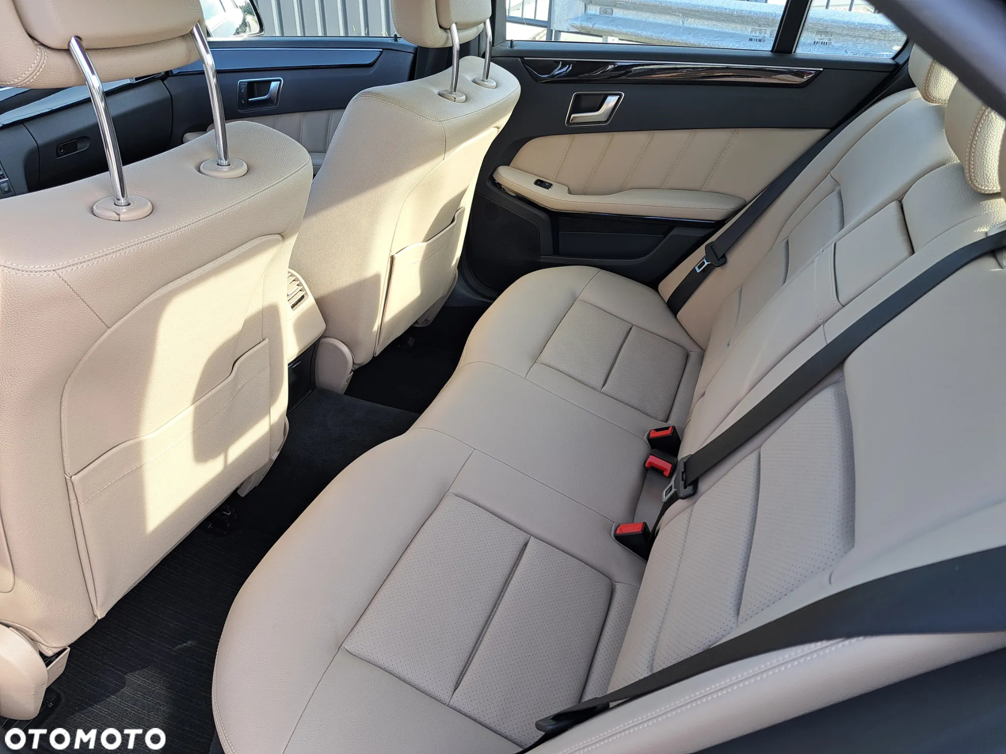 Mercedes-Benz Klasa E 220 CDI BlueEff Avantgarde - 10