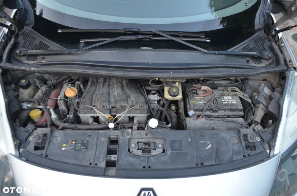 Renault Scenic - 11