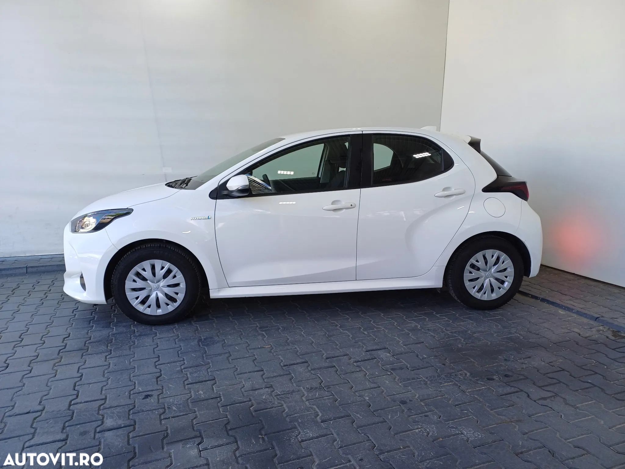 Toyota Yaris 1.5 VVT-i HSD Active - 2