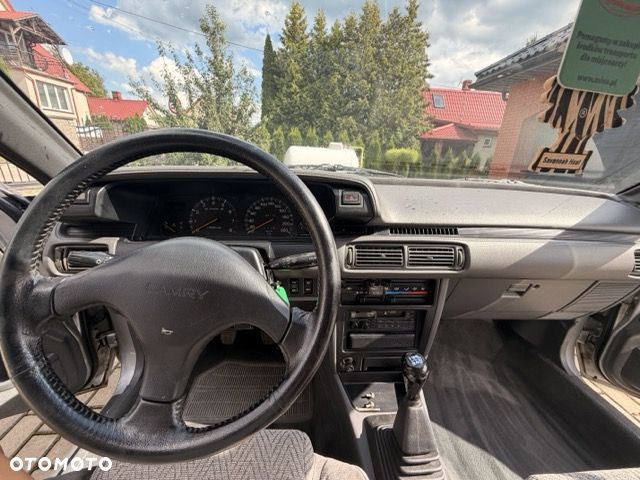 Toyota Camry - 17