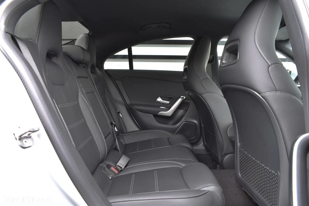 Mercedes-Benz CLA 220 AMG Line 7G-DCT - 26