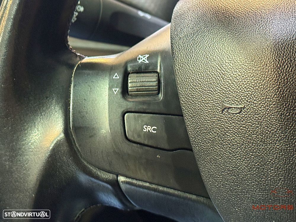 Peugeot 2008 PureTech 130 Allure - 23