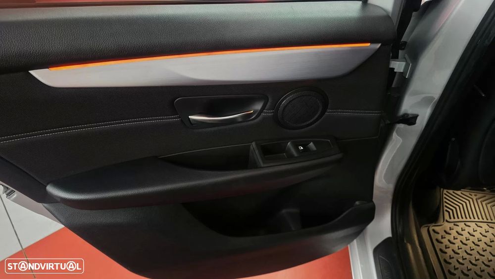 BMW 216 Active Tourer d Line Sport - 52