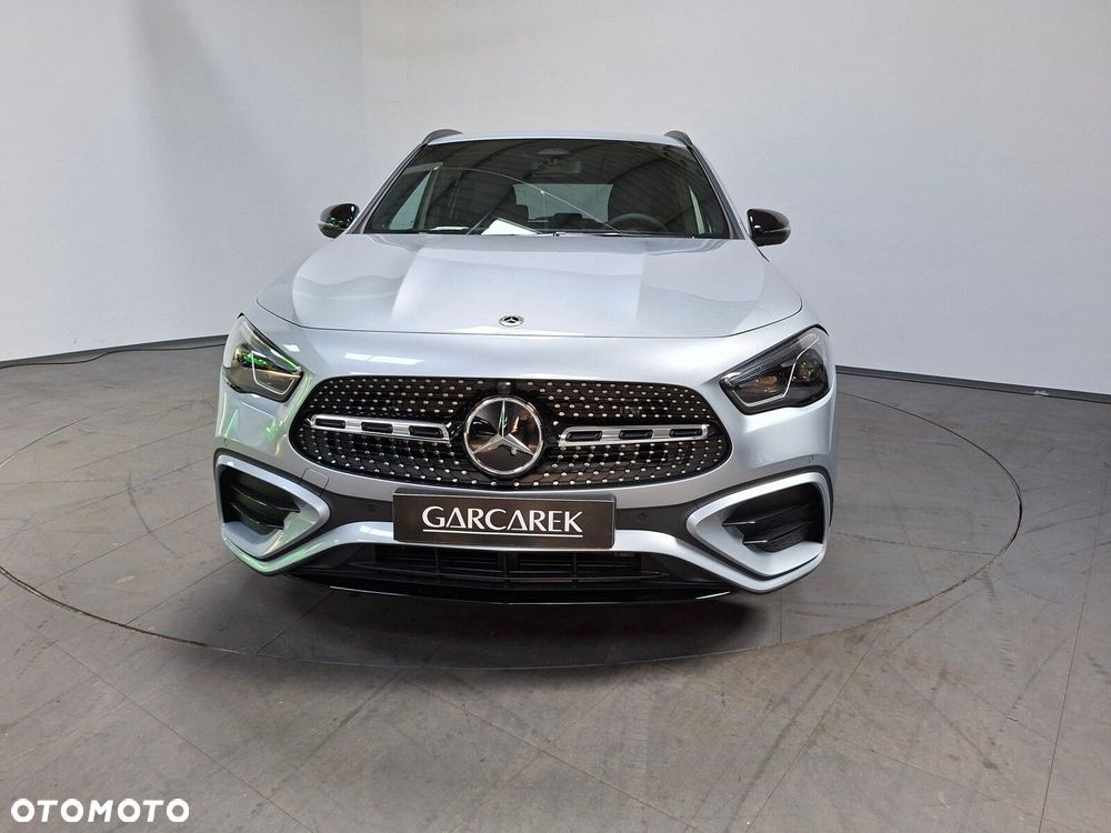 Mercedes-Benz GLA - 3