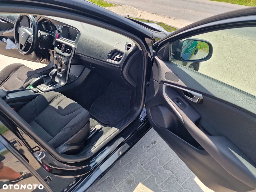 Volvo V40 D3 Geartronic Momentum - 23