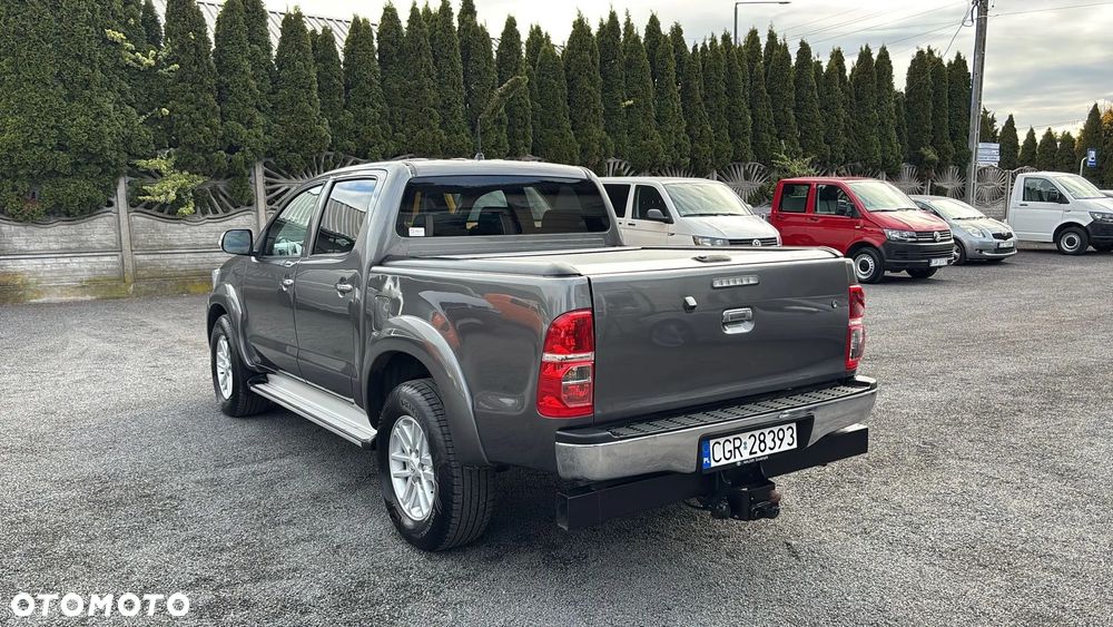 Toyota Hilux 2.5 D-4D SR - 35