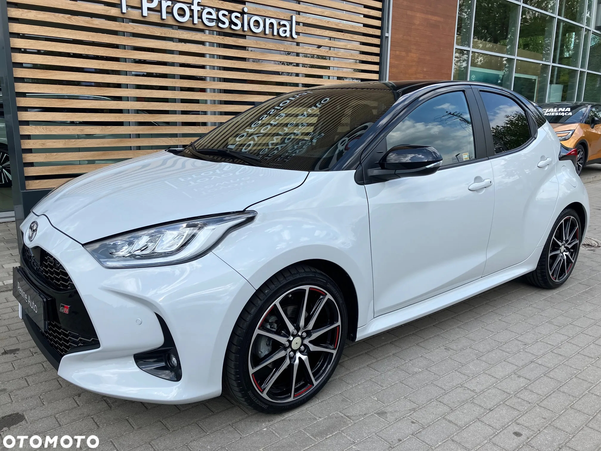 Toyota Yaris Hybrid 1.5 GR Sport - 2