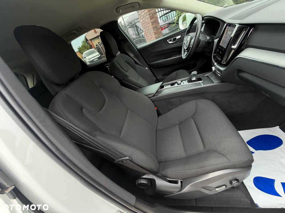 Volvo XC 60 B4 B Momentum Pro - 13