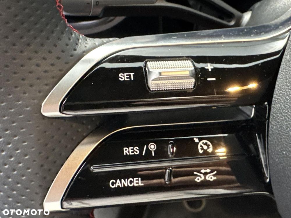 Mercedes-Benz CLA 200 mHEV 8G-DCT - 16