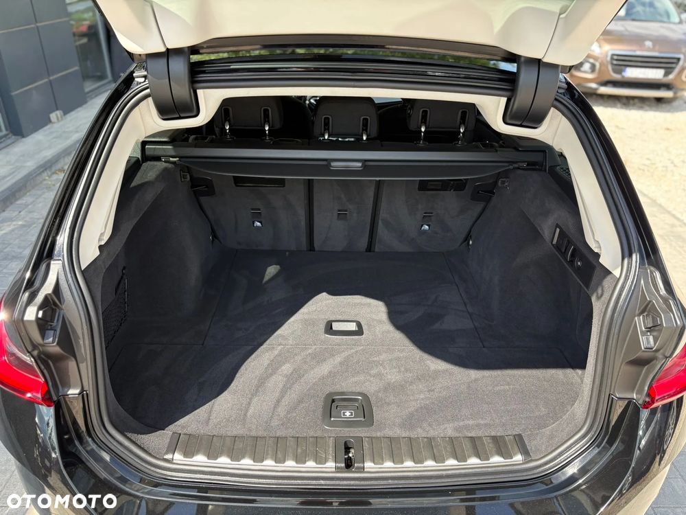 BMW Seria 3 318d - 21