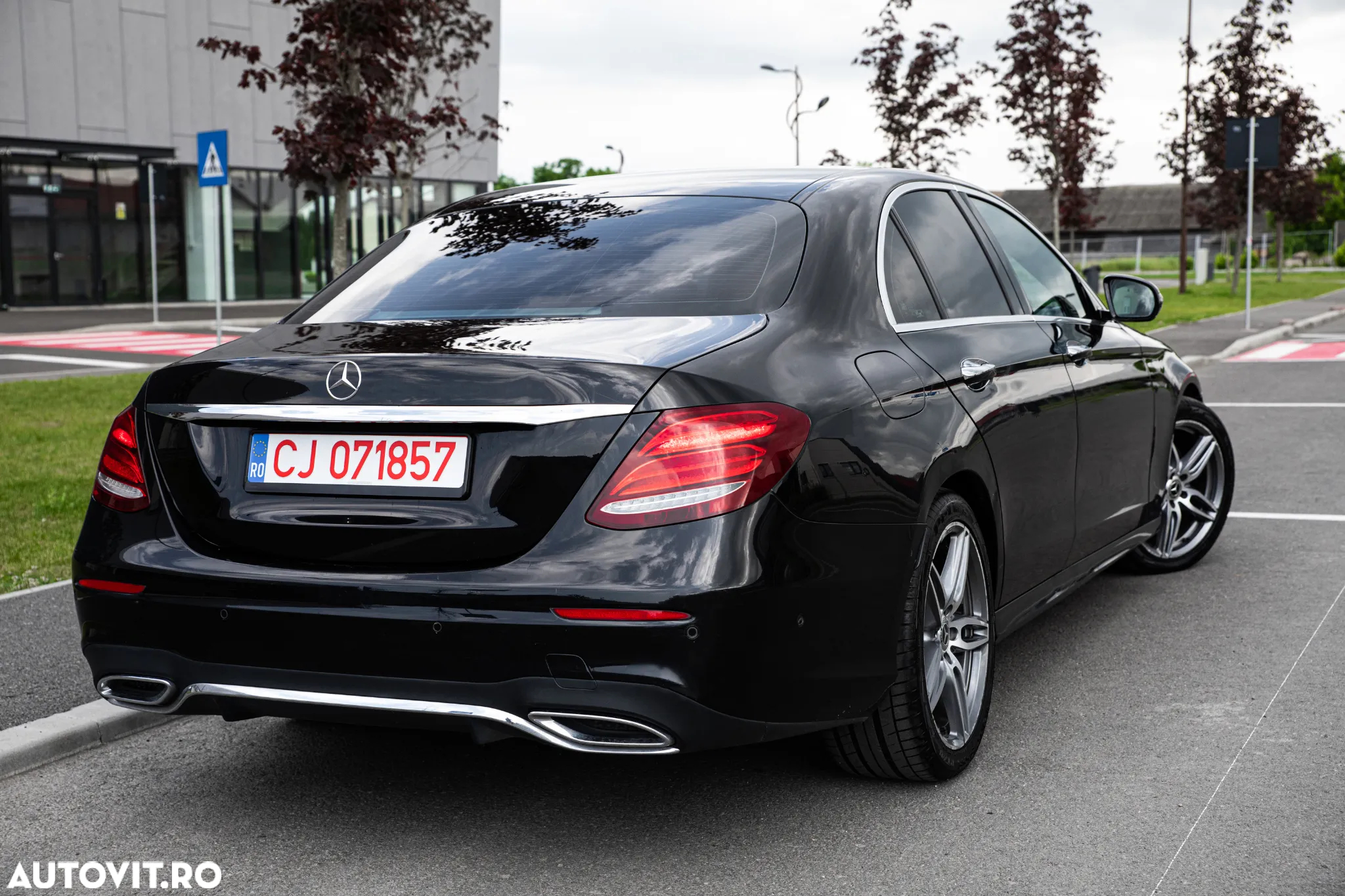 Mercedes-Benz E 200 d 9G-TRONIC AMG Line - 6