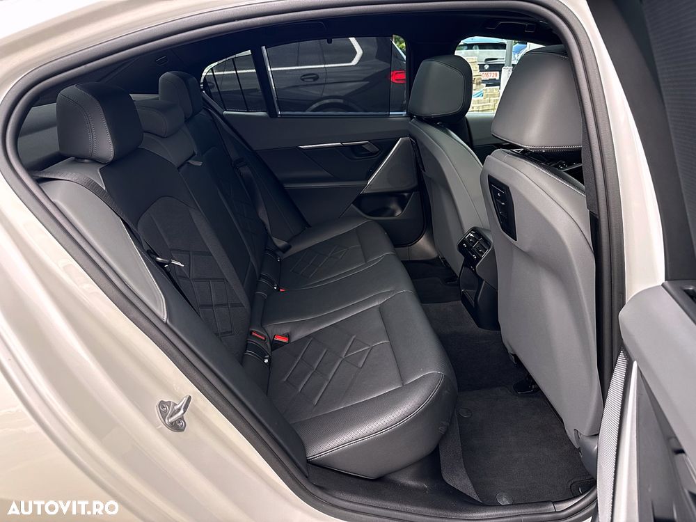 BMW Seria 5 520d xDrive AT MHEV - 27