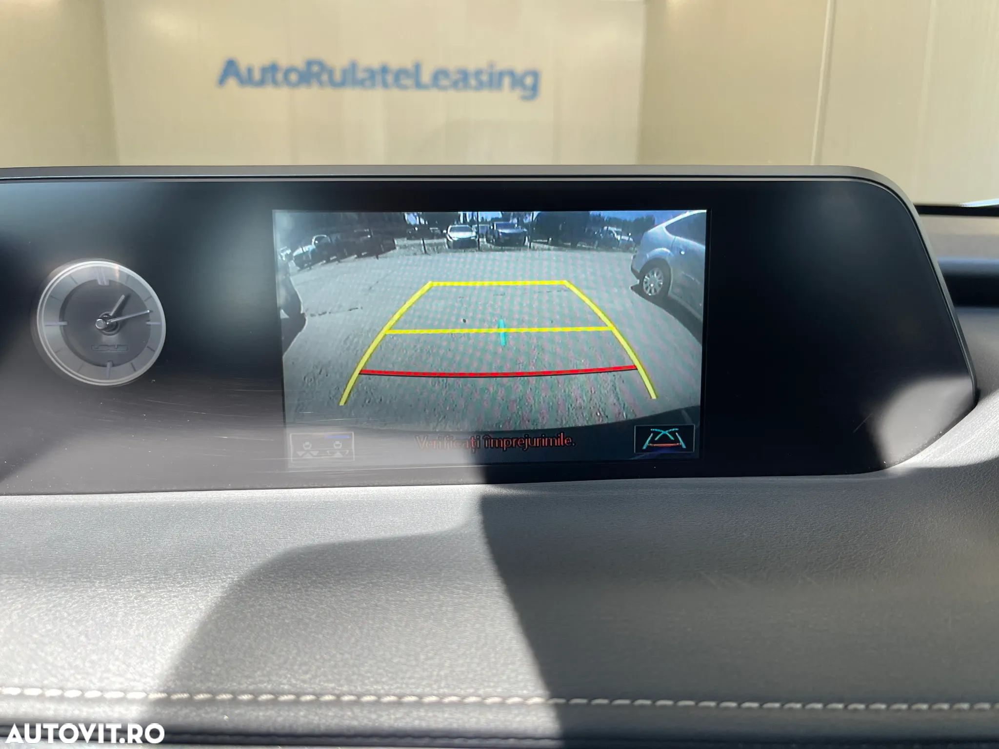 Lexus UX 250h Business Edition - 12