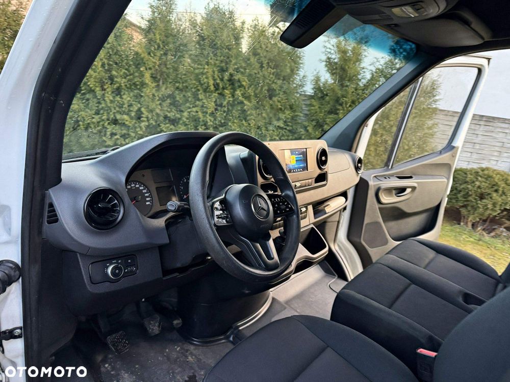 Mercedes-Benz Sprinter - 17