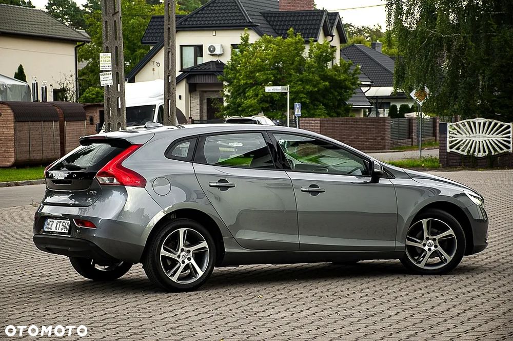 Volvo V40 D2 Drive-E Momentum - 11