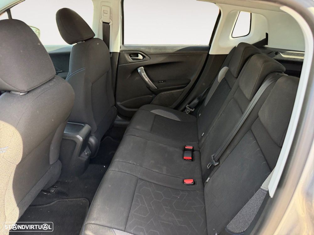 Peugeot 2008 1.6 BlueHDi Style - 13