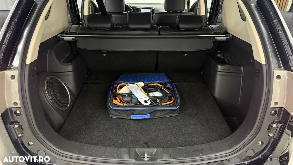 Mitsubishi Outlander 2.0 4WD - 17