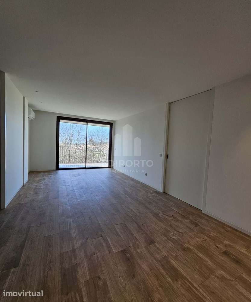 T2 Exclusivo em Grijó com Terraço (25m²), Box para 2 Carros e lavandar - Grande imagem: 2/17