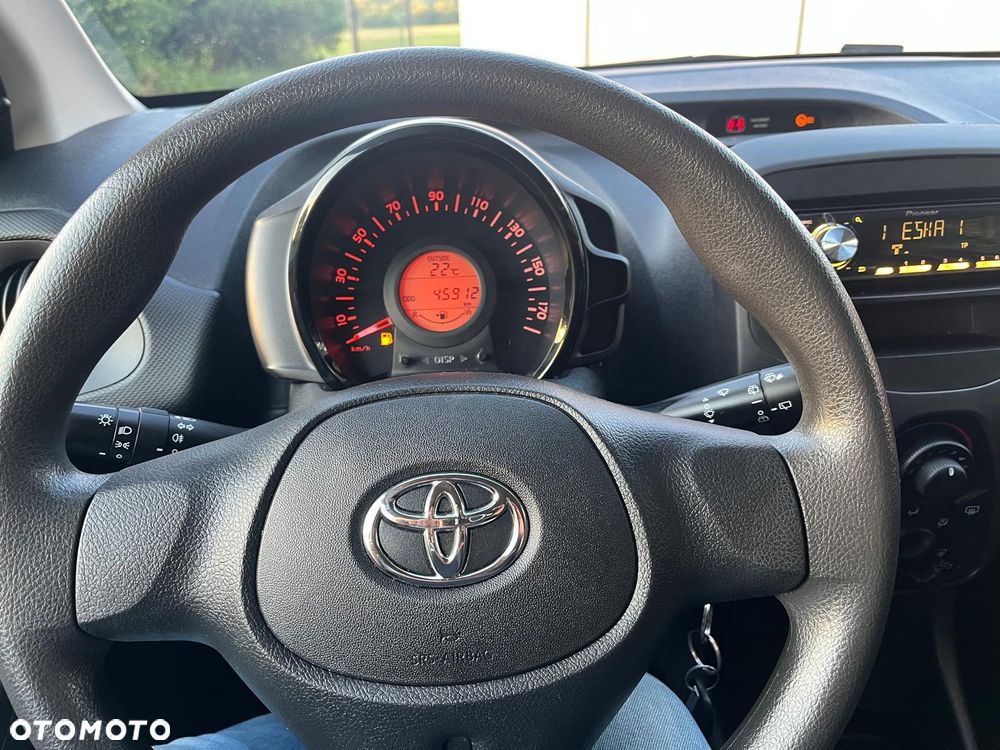 Toyota Aygo x-play - 13
