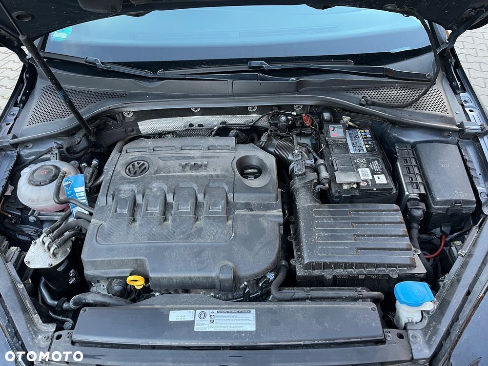 Volkswagen Golf 1.6 TDI BMT Highline - 12